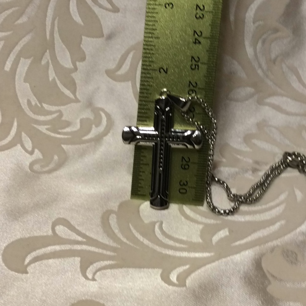 MEN’S Stainless Steel Rounded Cross Necklace - Picture 5 of 5